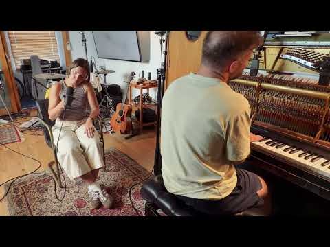 Olive Jones, Lindsey Lomis cover